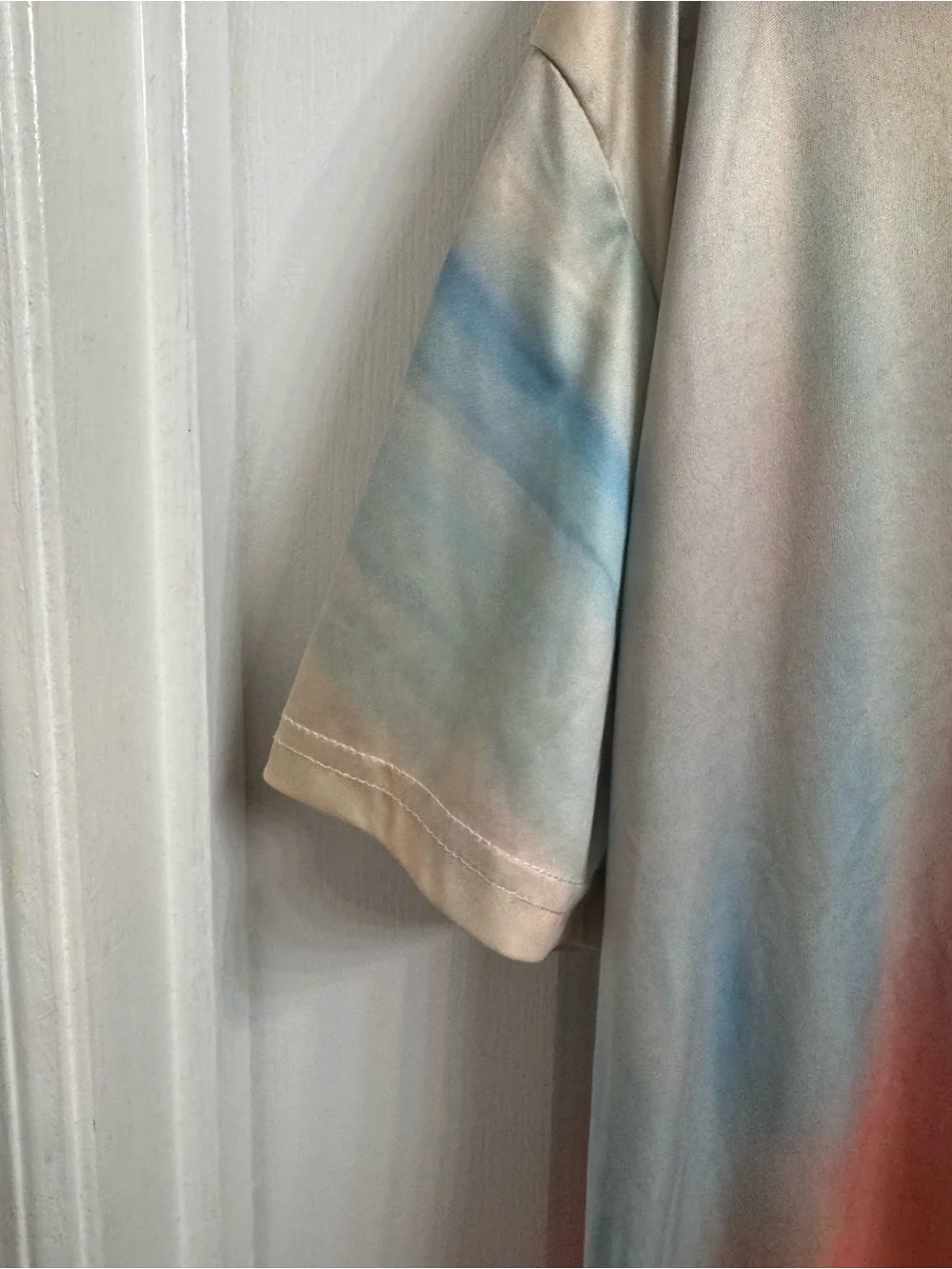 DIVAS LiMiTED
Pastel Ombre Ostrich Graphic Tee - Picture 6 of 8